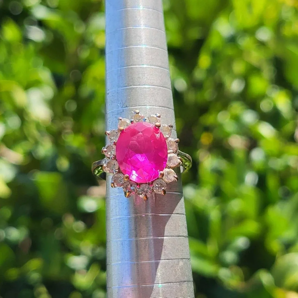 Vintage Pink Synthetic Stone Silver Tone Cocktail Ring Size 7.75 Oval Cluster